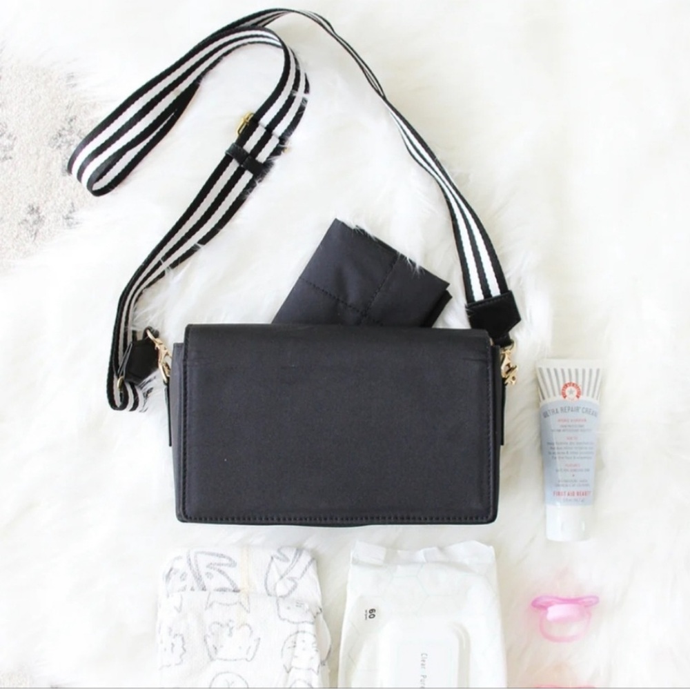 TOTE SAVVY Change Kit Purse New